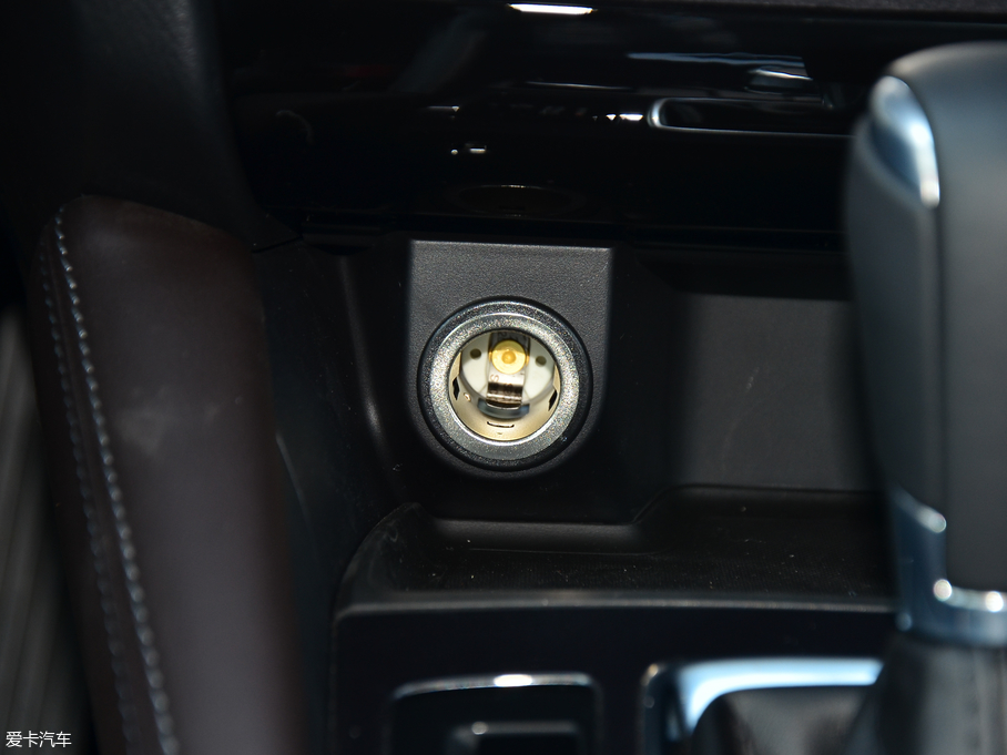 2018Ɲ 2.0L {(ln)F