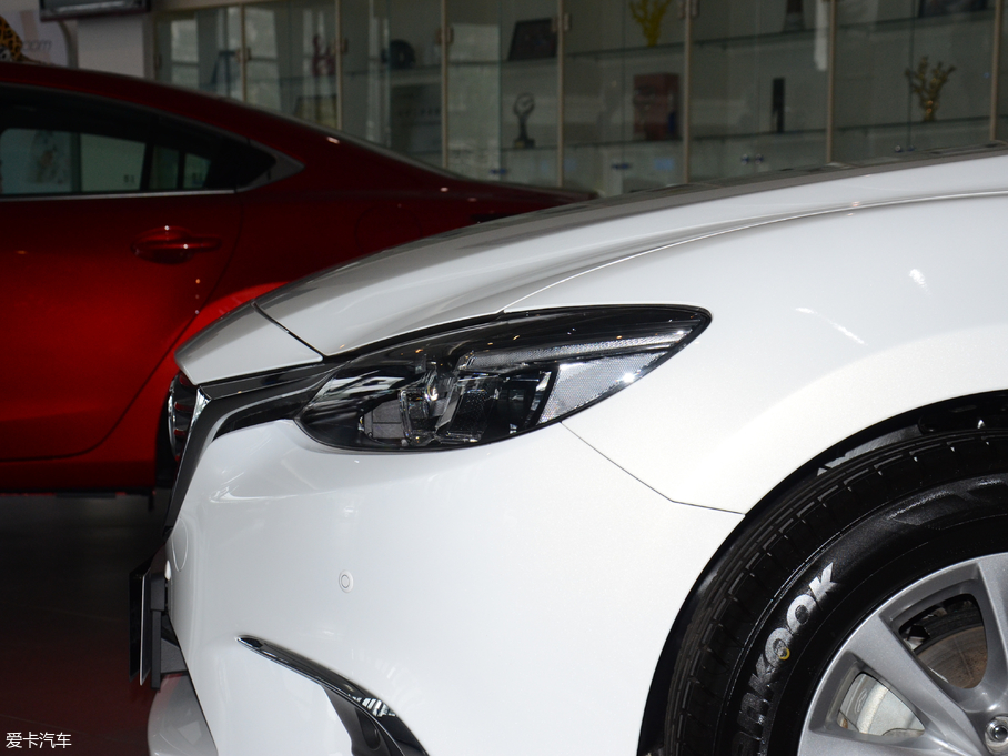 2018Ɲ 2.0L {(ln)A