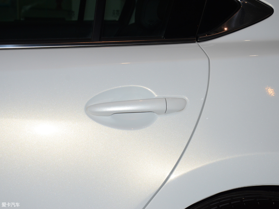 2018Ɲ 2.0L {(ln)A