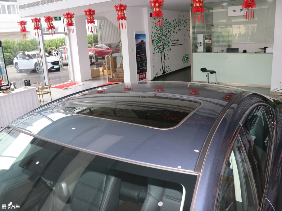 2018���Ɲ 2.0L �{����A��