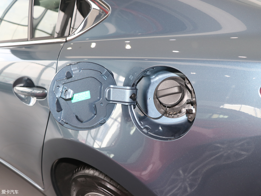 2018���Ɲ 2.0L �{����A��