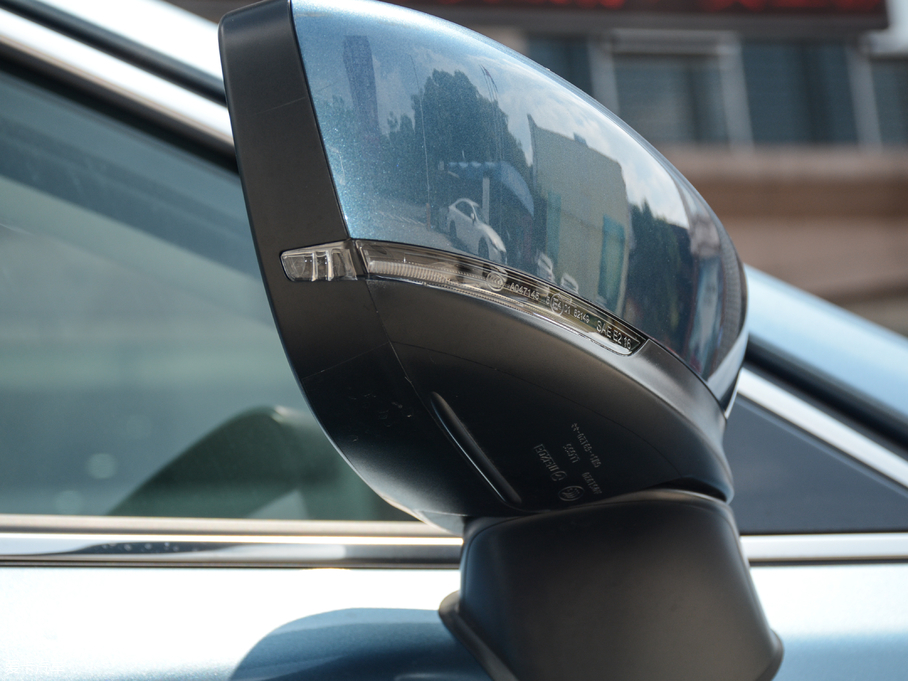 2018Ɲ 2.0L {(ln)F