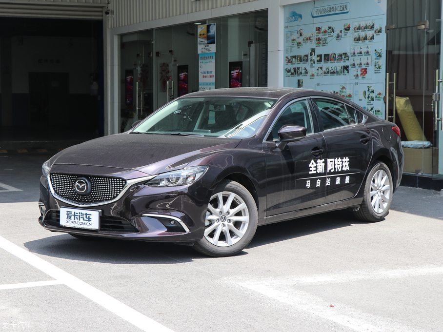 2018���Ɲ 2.0L �{�����F��