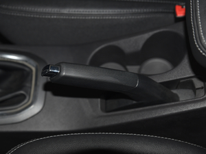 20181.5L ք(dng)Ӣ v܇(ch)Ƅ(dng)