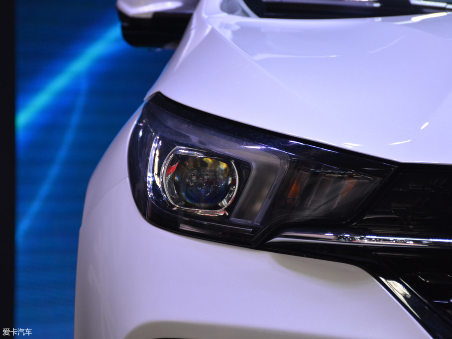 2018GX 1.5T CVTɫ (gu)V