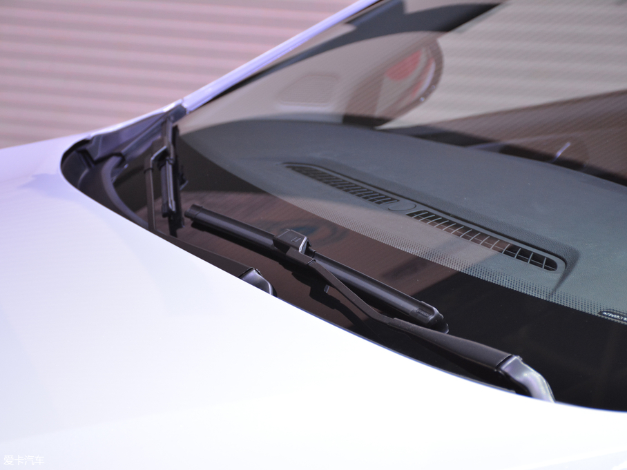 2018GX 1.5T CVTɫ (gu)V