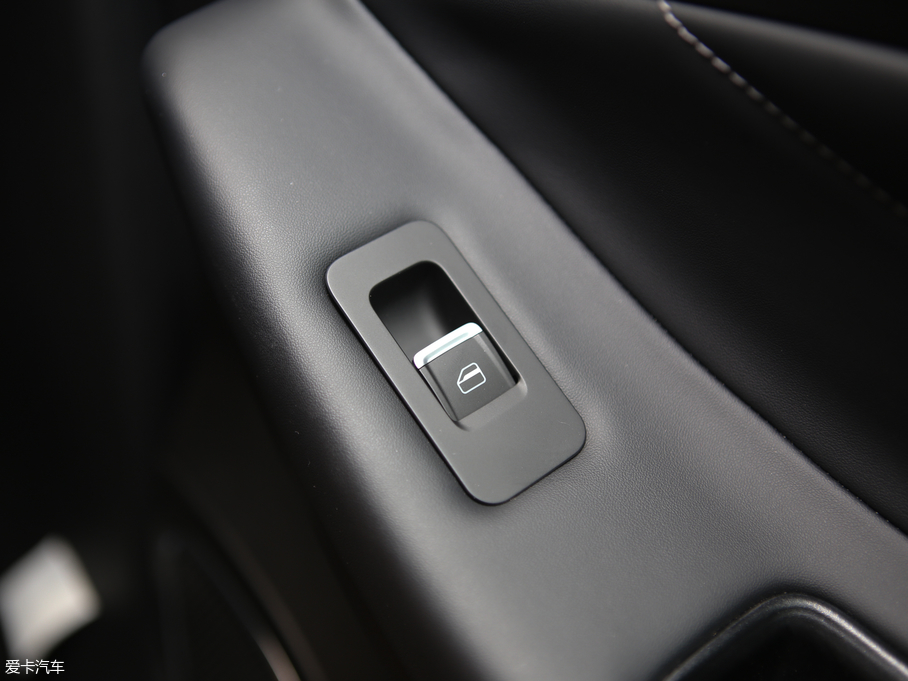 2018GX 1.5T CVTɫ V