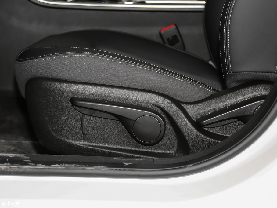 2018GX 1.5T CVTɫ (gu)V