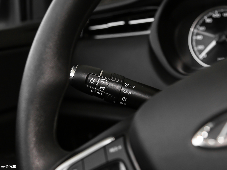 2018GX 1.5T CVTɫ (gu)V