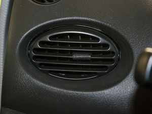 2009款0.8L 手动新启航版 中控区