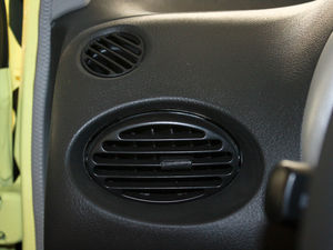 2009款0.8L 手动新启航版 中控区