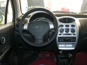 2009款0.8L 手动新启航版 中控区