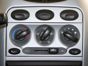 2009款0.8L 手动新启航版 空调调节