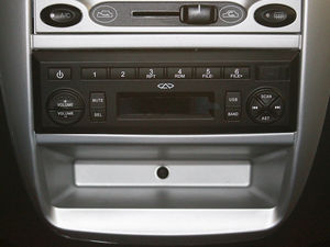 2009款0.8L 手动新启航版 音响调节