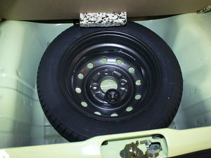 2009款0.8L 手动新启航版 备胎