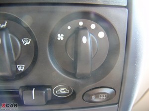 2009款1.1L 手动启航版 中控区