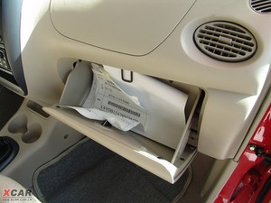 2009款1.1L 手动启航版 手套箱
