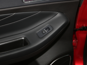 20191.5T CVTɫ V п؅^