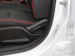 2020款1.5L 手动运动版 主驾驶座椅调节