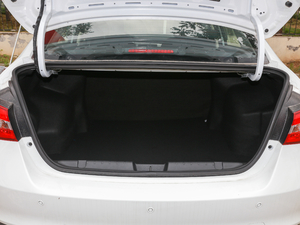 2020款1.5L 手动运动版 行李厢空间