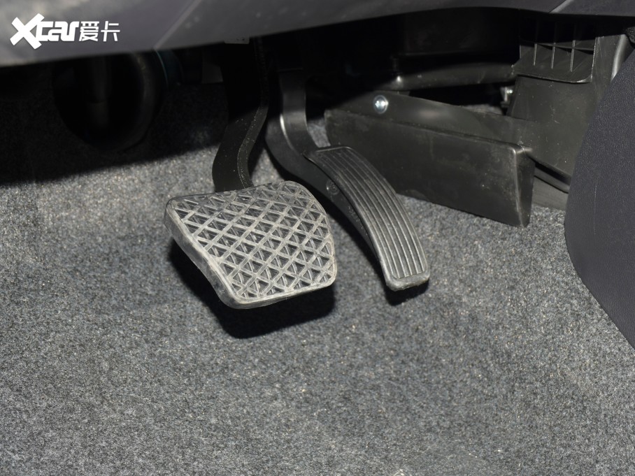 20213x PLUS 1.5L CVTŮ