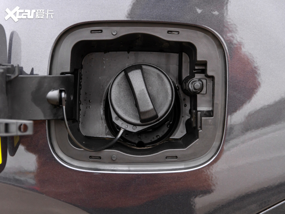 20218 PLUS MHEV 230TCI CVT