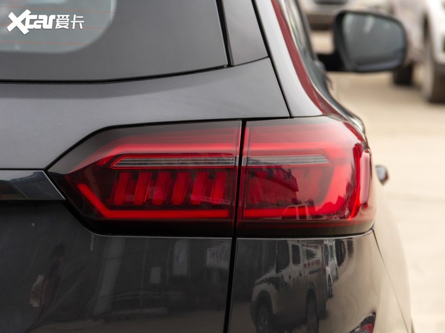 20218 PLUS MHEV 230TCI CVT