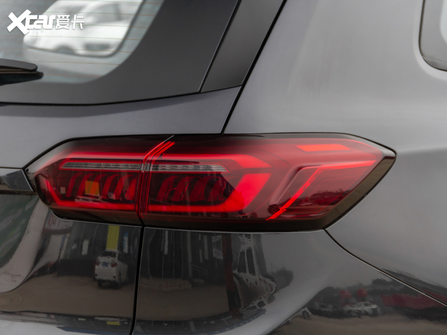 20218 PLUS MHEV 230TCI CVT