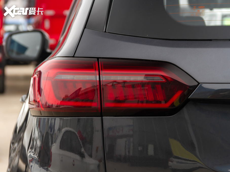 20218 PLUS MHEV 230TCI CVT