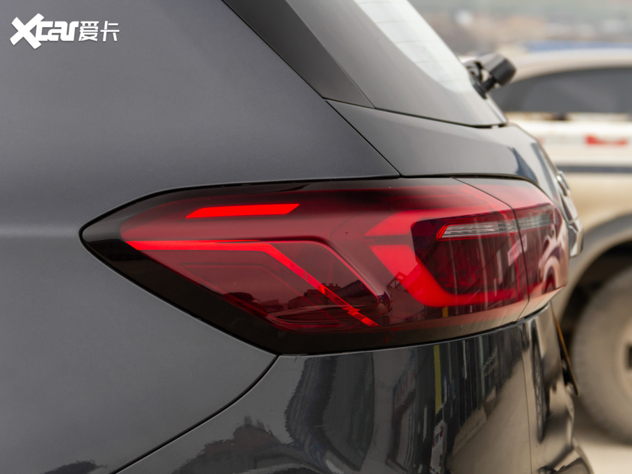 20218 PLUS MHEV 230TCI CVT