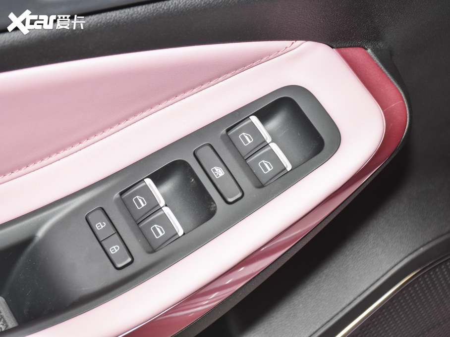 20215 PLUS СAI 1.5T CVT۰