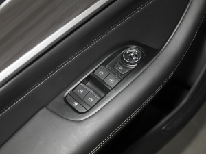 2021Hi 390TGDI Ԅӷu {܇ƅ^	