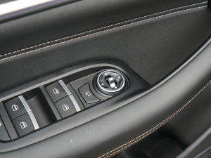 2021Hi 390TGDI Ԅӷu+ п؅^