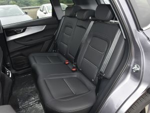 2021款1.5T CVT旗舰型 后排座椅