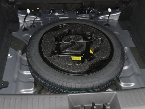 2021款1.5T CVT旗舰型 备胎