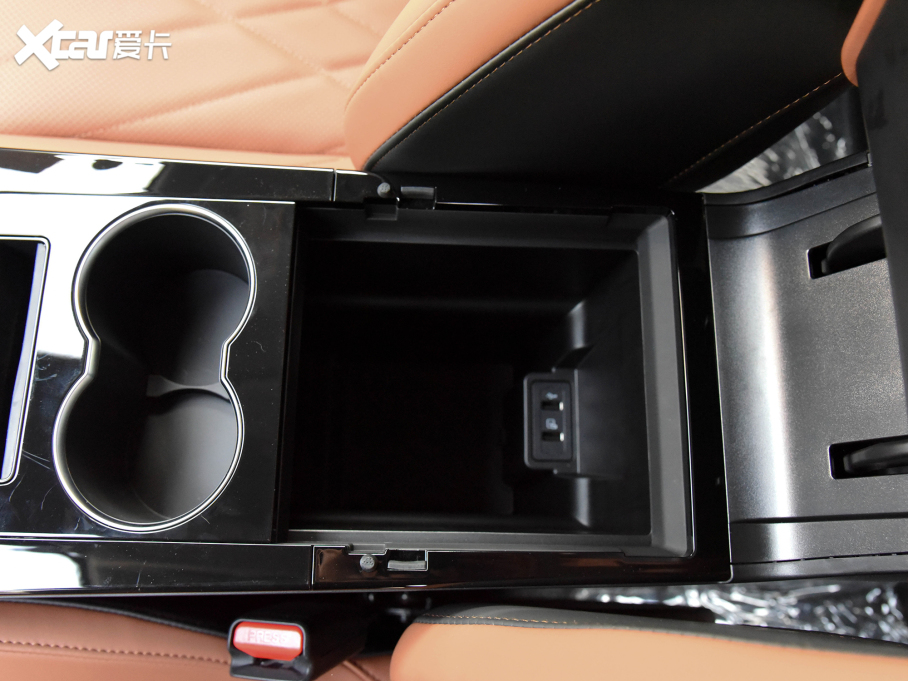 20228 PLUS Hi 390TGDI DCT