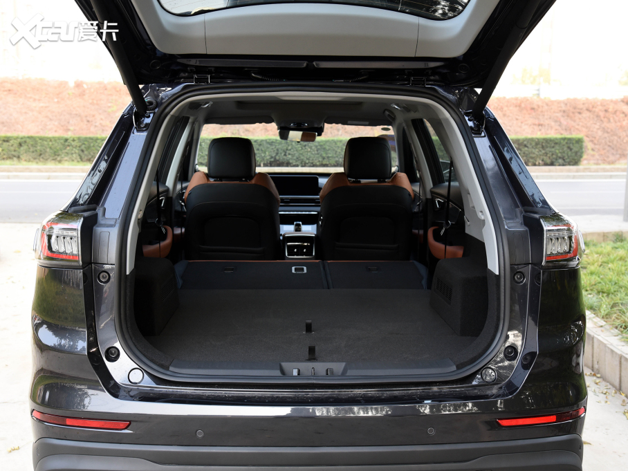 20228 PLUS Hi 390TGDI DCT