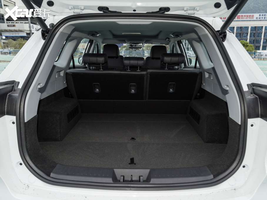 2022����8 PLUS �H�i�� 390TGDI DCT�����