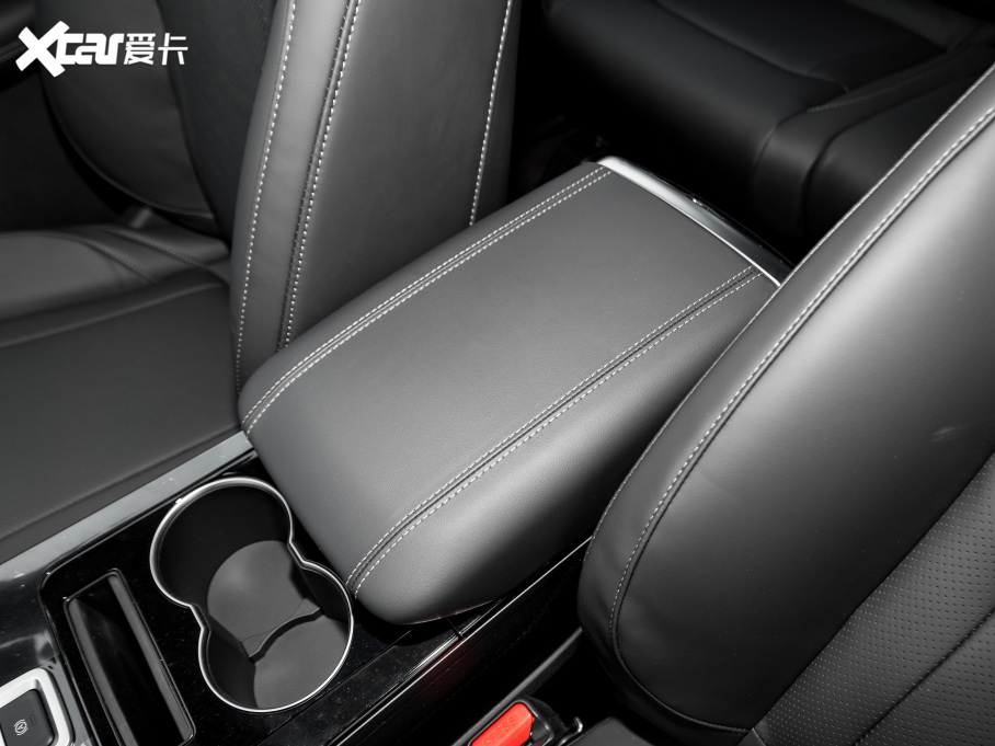 2022����8 PLUS �H�i�� 390TGDI DCT�����