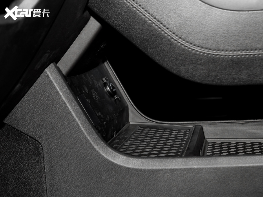 2022����8 PLUS �H�i�� 390TGDI DCT�����