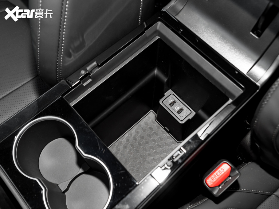 2022����8 PLUS �H�i�� 390TGDI DCT�����