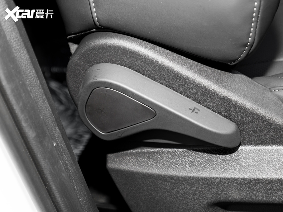 2022����8 PLUS �H�i�� 390TGDI DCT�����