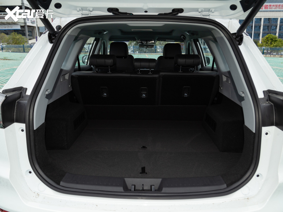 2022����8 PLUS �H�i�� 390TGDI DCT�����