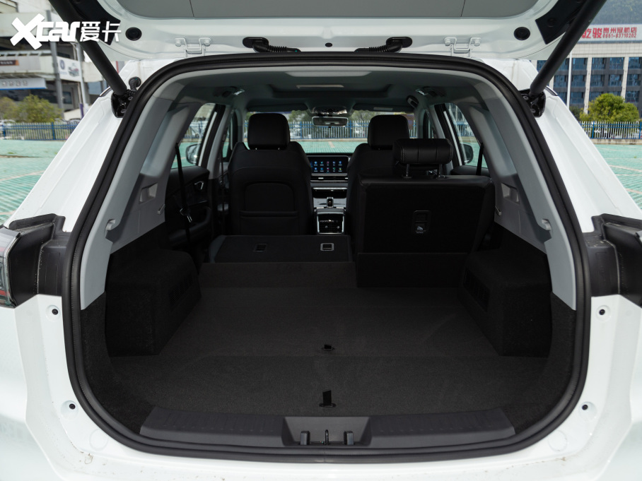 2022����8 PLUS �H�i�� 390TGDI DCT�����