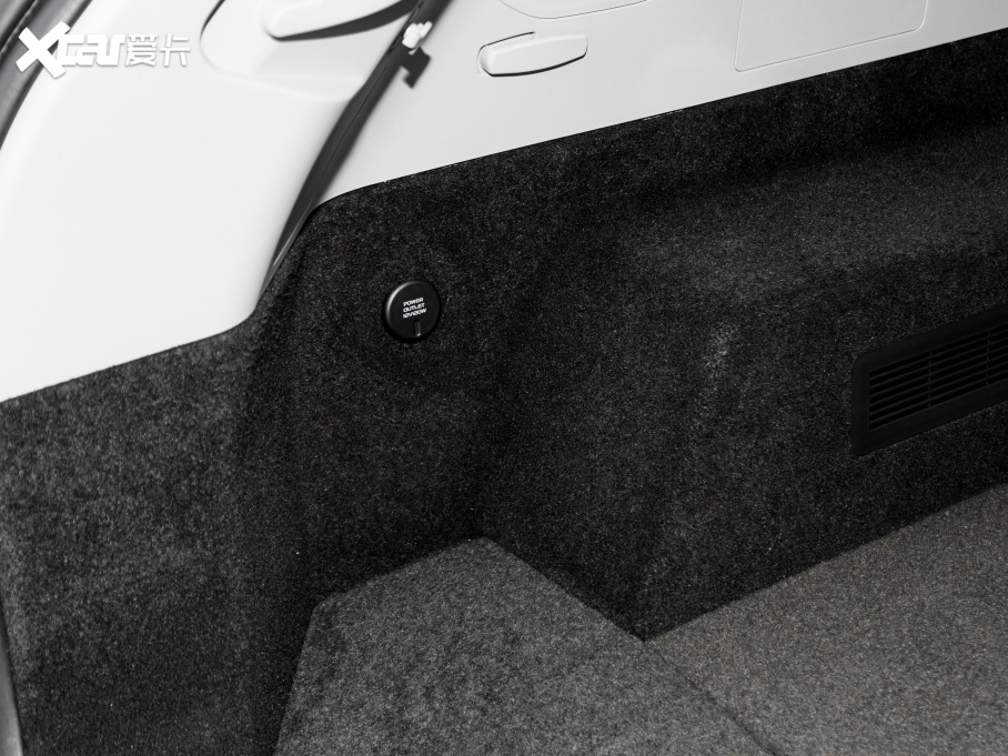 2022����8 PLUS �H�i�� 390TGDI DCT�����