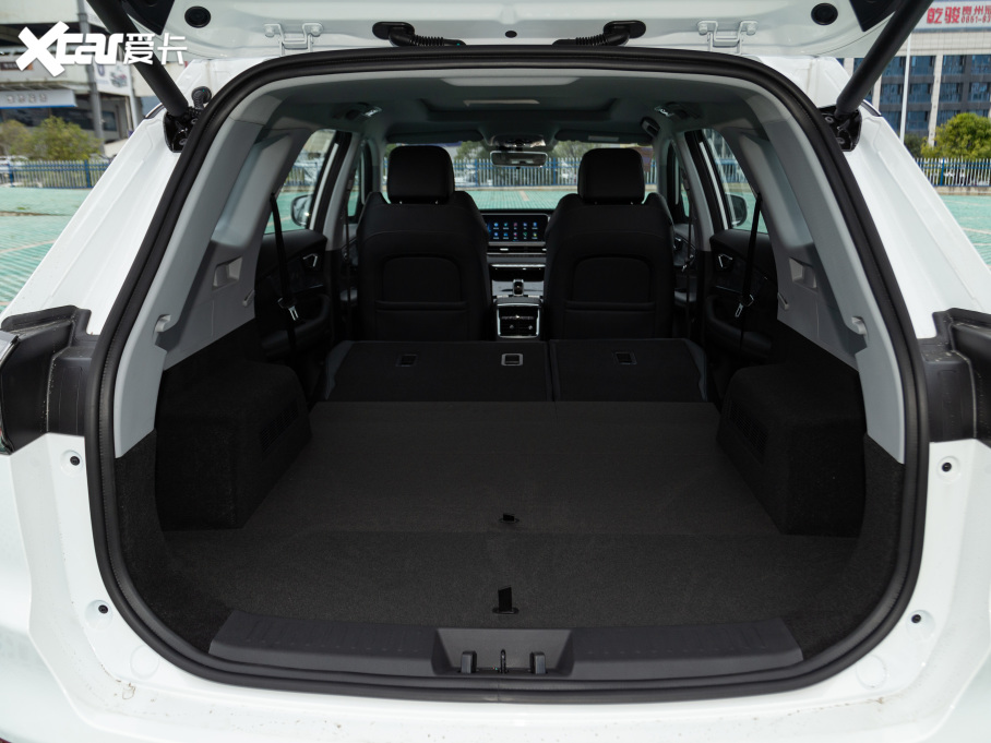 2022����8 PLUS �H�i�� 390TGDI DCT�����