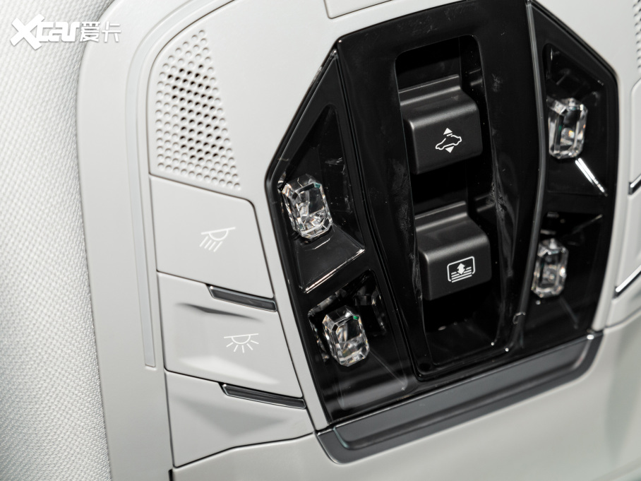 20228 PLUS Hi 390TGDI DCT