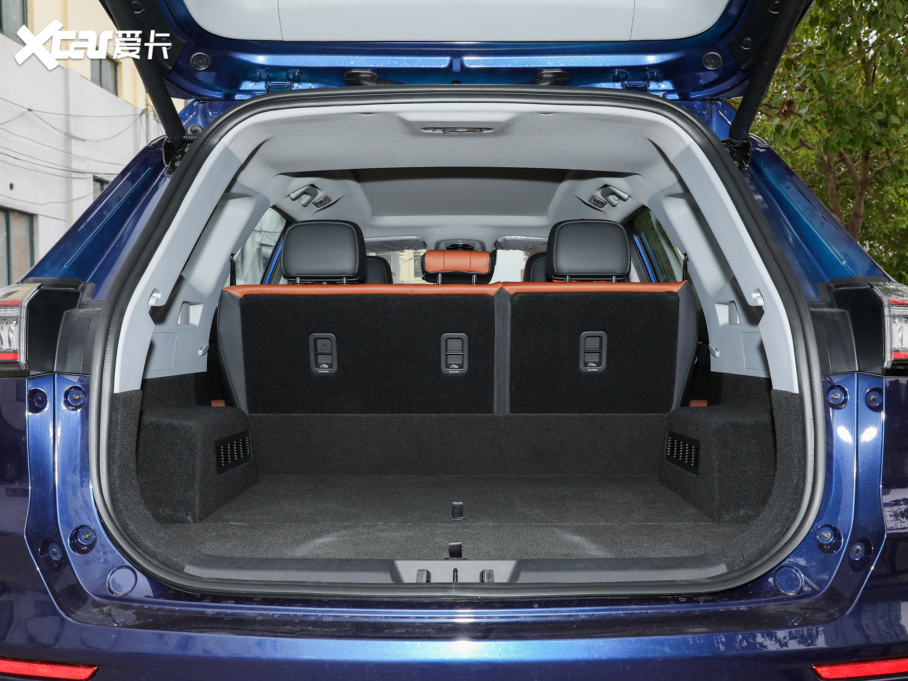 2022����8 PLUS �H�i�� 390TGDI DCT������