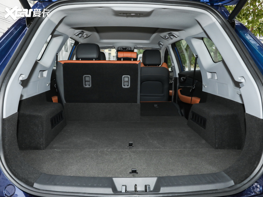 2022����8 PLUS �H�i�� 390TGDI DCT������