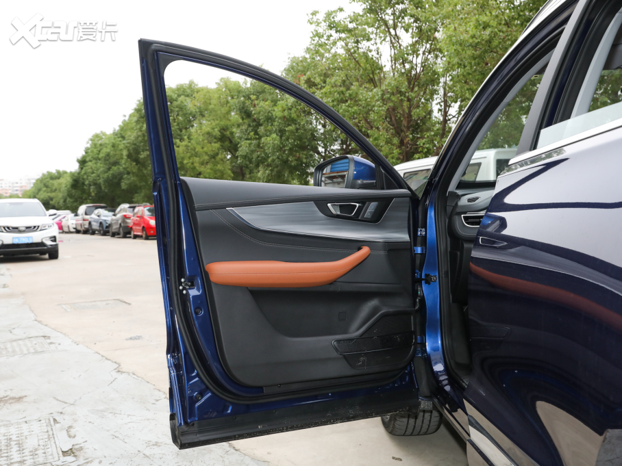 2022����8 PLUS �H�i�� 390TGDI DCT������